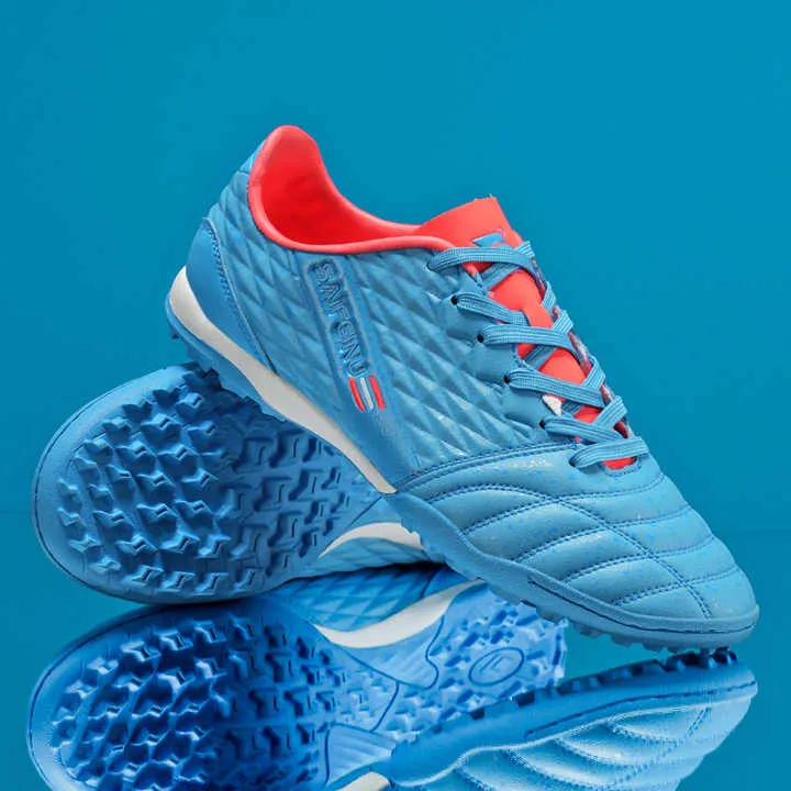 حذاء رياضي عصري - Fashionable sports shoes